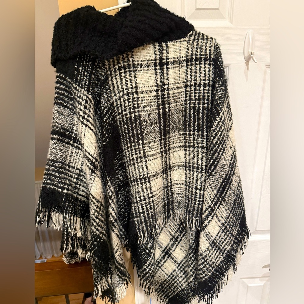 EXPRESS Black and white stripe winter poncho